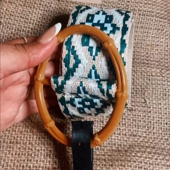 Green and white belt - Picture 1 of 1